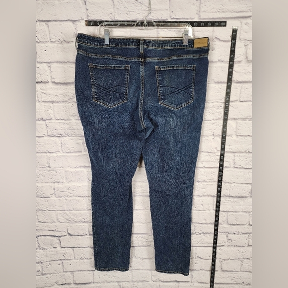 Aeropostale jeans with skinny fit and size 18 long with 31" inseam - Picture 2 of 5